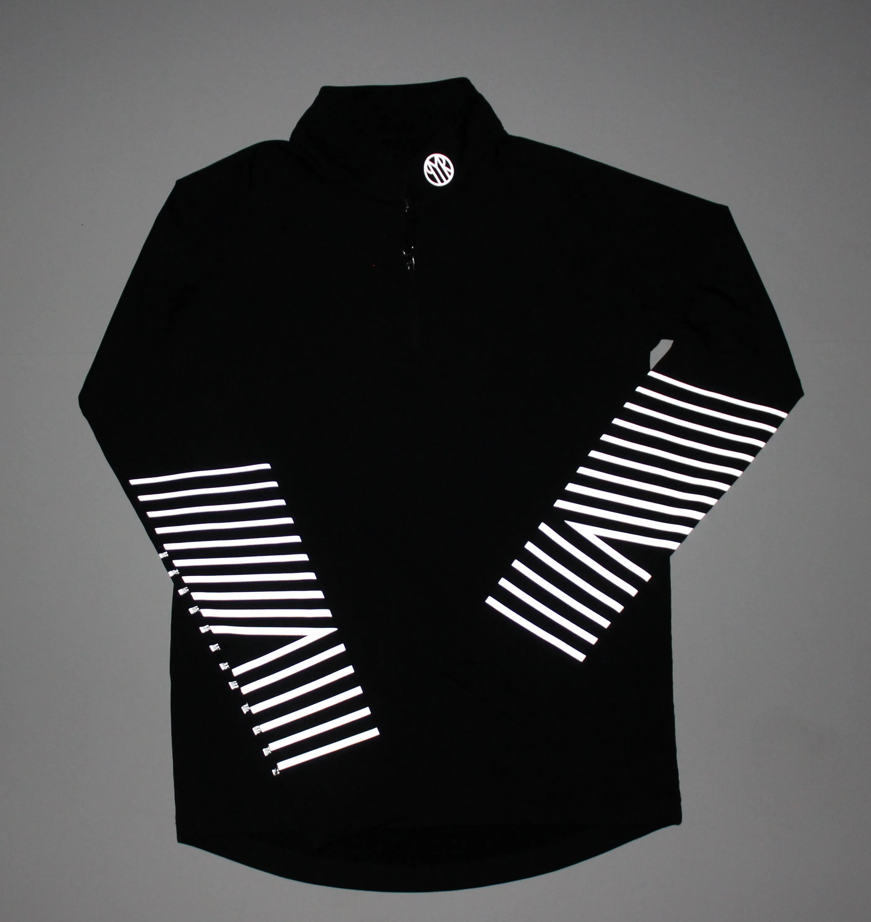 WOMEN’S REFLECTIVE LONG-SLEEVE BRITE STRIPE TOP