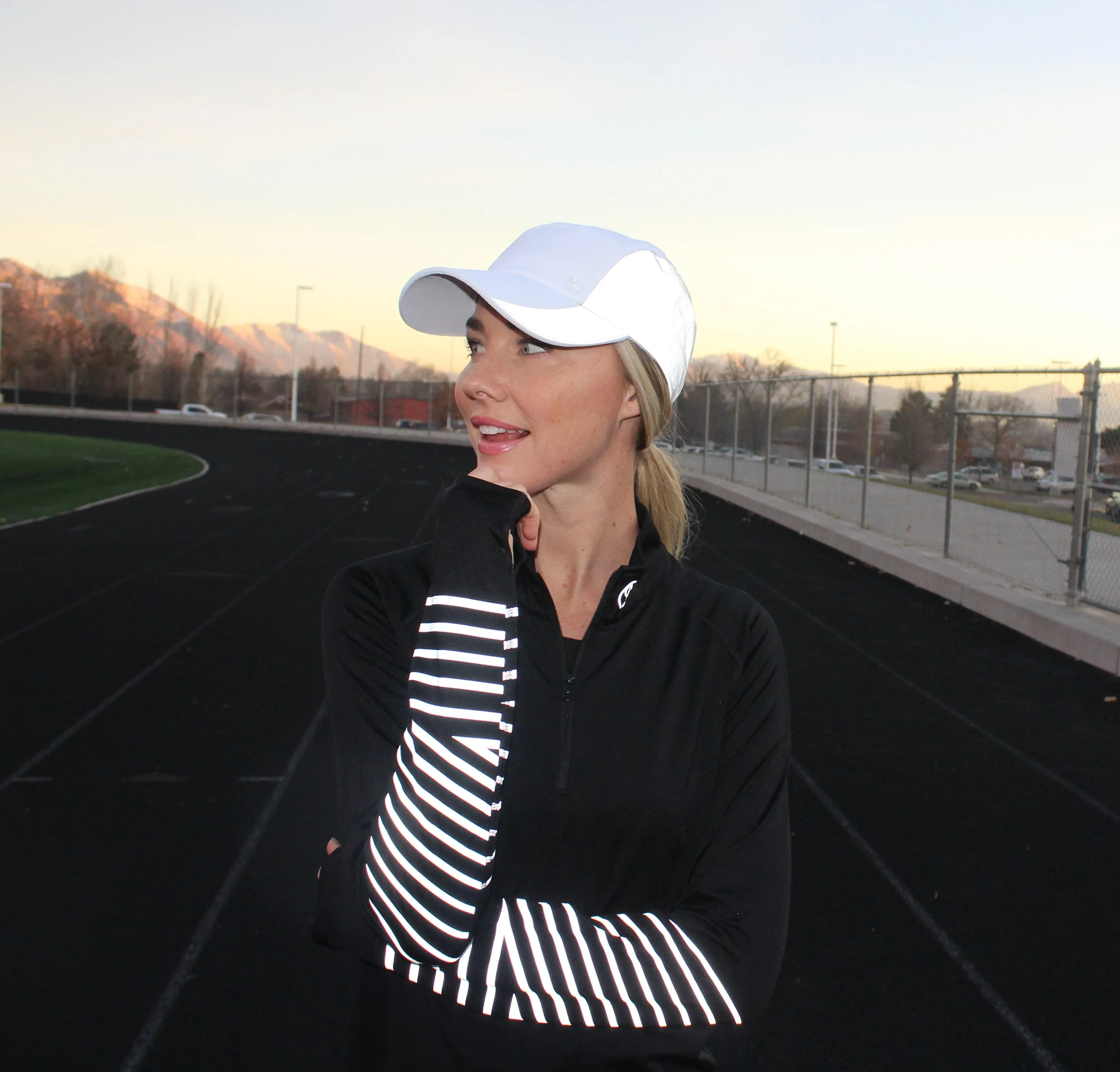 WOMEN’S REFLECTIVE LONG-SLEEVE BRITE STRIPE TOP