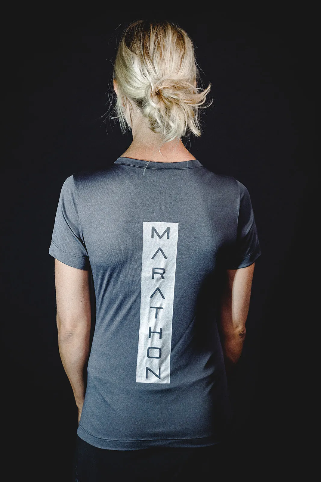 WOMEN'S REFLECTIVE MARATHON PERFORMANCE T-SHIRT