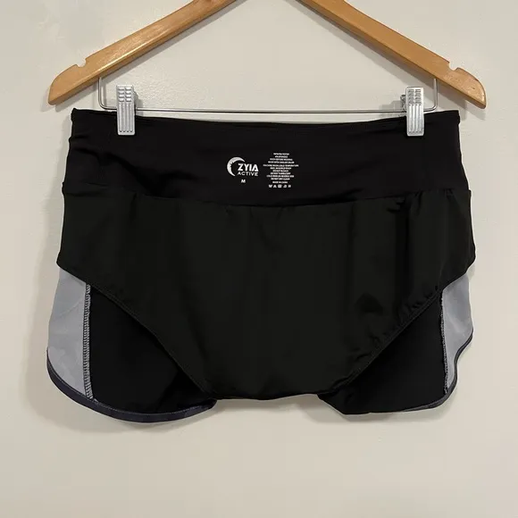 Zyia Active Black Camo 5 Star Running Workout Shorts M